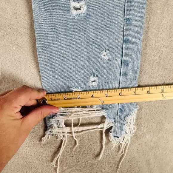Abercrombie & Fitch Jeans Womens 28/6 Light Wash Blue Denim Distressed Mom Jean - Picture 11 of 12